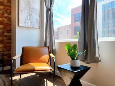 Stay at Luna on Ridge Ave