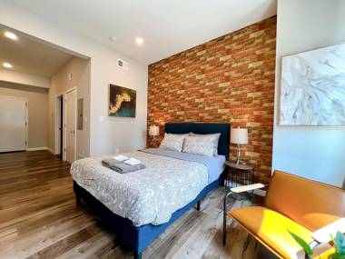 Stay at Luna on Ridge Ave