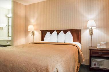 Quality Inn Pittsburgh Airport