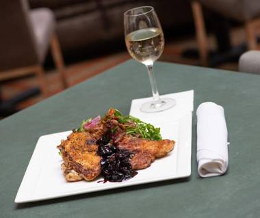 DoubleTree Suites by Hilton Philadelphia West