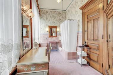 The Gables at Stirling Guest Hotel