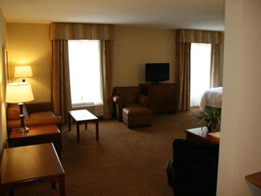 Hampton Inn & Suites Warren