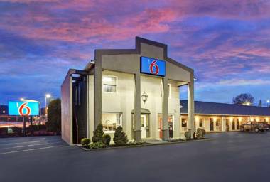 Motel 6 Washington PA