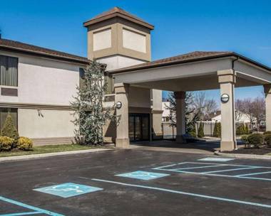 Quality Inn & Suites NJ State Capital Area