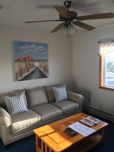 Rhea's Inn by the Sea