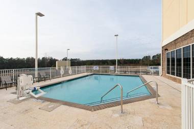 Holiday Inn Express & Suites Aiken an IHG Hotel