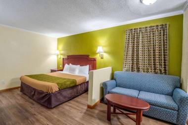 Rodeway Inn & Suites Fort Jackson