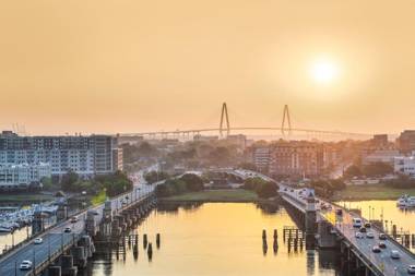 Holiday Inn Charleston-Riverview an IHG Hotel