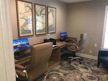 Palmera Inn and Suites