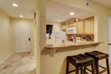 105 Beckenham 2 BR Port Royal Beach