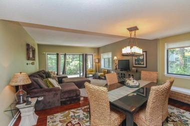 Village House 303 2 Bedrooms Sleeps 6 Elevator