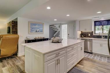 1504 Shipmaster 2 BR Condo Shipyard