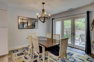 1504 Shipmaster 2 BR Condo Shipyard