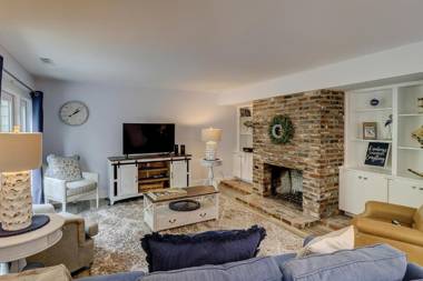 1504 Shipmaster 2 BR Condo Shipyard