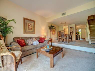 Stoney Creek 283 2 Bedrooms WIFI Pool Access Sleeps 6