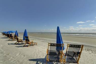 153 Colonnade 2 BR Golf Condo Shipyard