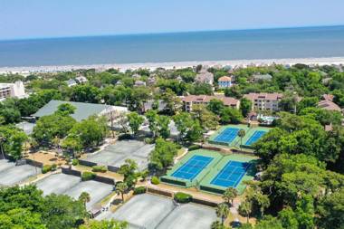 188 The Greens 2 BR Shipyard Golf Condo