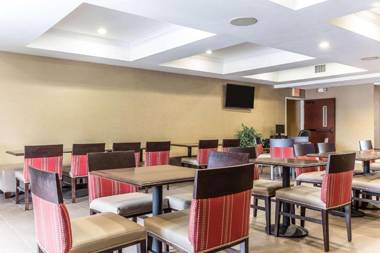 Comfort Suites Myrtle Beach Central