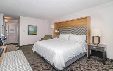Holiday Inn Oceanfront at Surfside Beach an IHG Hotel