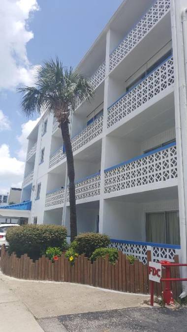 Polynesian Oceanfront Motel