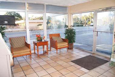 Polynesian Oceanfront Motel