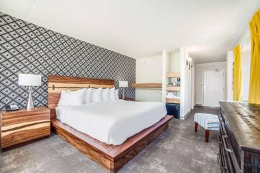 Holiday Shores Ascend Hotel Collection