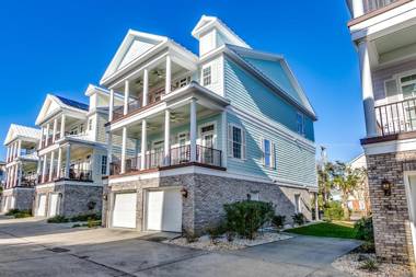 Sands Beach House 308 (5 Bedroom Sleeps 16)