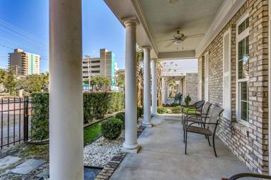 Sands Beach House 308 (5 Bedroom Sleeps 16)