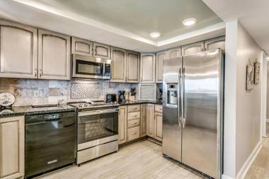 The Savoy Penthouse 601 (3 bedroom plus loft Sleeps 9)