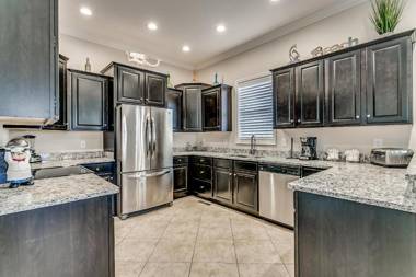 Paradise Breeze - 305 SB (Sleeps 15)