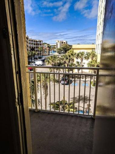 Direct Oceanfront Sea Mist Resort 20908