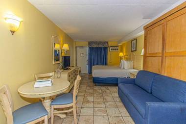 Sea Mist 20101- King Suite-Ground Level!