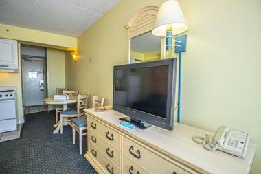 Oceanfront - Sea Mist Resort 20201 - King Suite - 2nd Floor - Sleeps 4