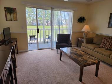 2nd Floor Condo Sleeps 4 1 bed 1 bath Waterway Village 1E