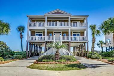 The Oasis Oceanfront Home with Pool and Hot Tub