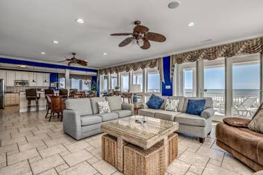 The Oasis Oceanfront Home with Pool and Hot Tub