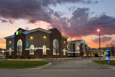 Holiday Inn Express Hotel & Suites Brookings an IHG Hotel