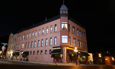 Martin & Mason Hotel