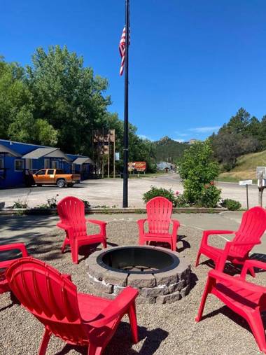 The Brookside Motel / Mt. Rushmore