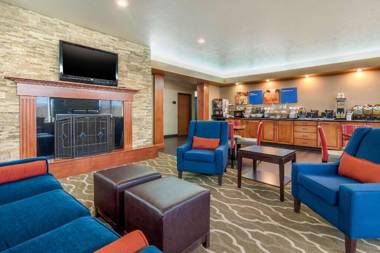 Comfort Inn & Suites Mitchell