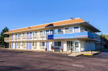 Motel 6-Mitchell SD