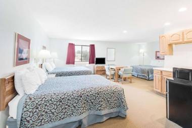 Days Inn by Wyndham Sturgis