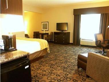 Holiday Inn Express & Suites - Cleveland Northwest an IHG Hotel