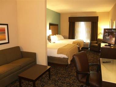 Holiday Inn Express & Suites - Cleveland Northwest an IHG Hotel