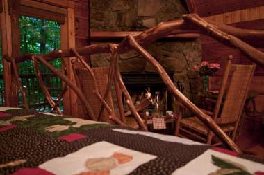 Creekwalk Inn Bed and Breakfast with Cabins