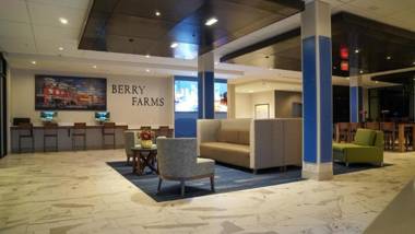 Holiday Inn Express & Suites Franklin - Berry Farms an IHG Hotel