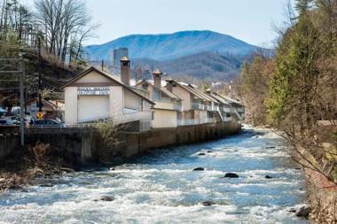 Rocky Waters Motor Inn