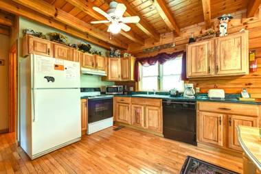 Cherished Memories 2 Bedrooms Sleeps 6 Jetted Tub Near Golf Course