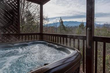 Annie’s Smoky View 2 Bedrooms Hot Tub Pool Table Views Sleeps 6