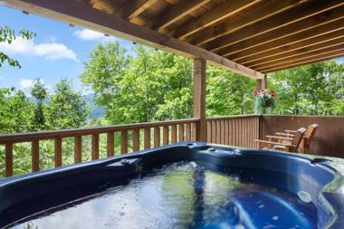 Silver Moon 1 Bedroom Mountain View Hot Tub WiFi Sleeps 2